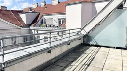 ​​​​​​​PROVISIONSFREI VOM EIGENTÜMER! AUSSERGEWÖHNLICHE GROSSE WOHNUNG NÄHE NASCHMARKT!