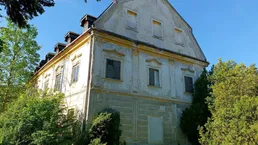 Historisches Schloss mit Nebengebäude zu verkaufen!!