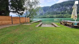 SPITZENLAGE! Großzügiges Campingareal direkt am Mondsee zu verkaufen – 2.200 m² mit traumhaftem Bergpanorama
