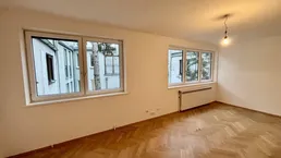 SCHULTZ IMMOBILIEN - Top renovierte 5-Zimmer Wohnung zu mieten!
