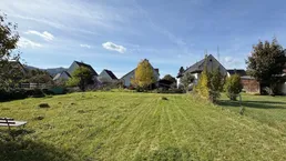 RUHE und SONNE PUR - Ein schöner, sonniger und großzügiger Garten mit Einfamilienhaus!