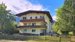 5-Zimmer Dachgeschosswohnung mit 2 Balkonen und Garten