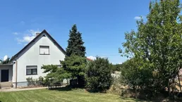 Breitenbrunn - Charmantes Einfamilienhaus mit sonnigem Garten und teilweisen Seeblick
