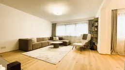 Exklusive Wohnung mit hochwertiger Ausstattung und Garage.