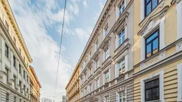 NEUER PREIS - HISTORISCHES ZINSHAUSJUWEL AUS FAMILIENBESITZ IN BESTLAGE DES 18. BEZIRKS - CHARMANTER ALTBAU AUS FAMILIENBESITZ MIT EXZELLENTER INFRASTRUKTUR - NÄHE AKH UND KUTSCHKERMARKT - ca. 3,75 % RENDITE