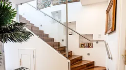 Elegante Wohnung im historischen Wiener Altbau mit Panoramablick und Terrassen