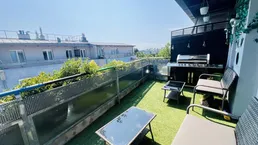 16 Minuten zur U6 - Familienparadies - Mitten im Grünen - DG Maisonette mit sonniger Innenhof Terrasse - Tiefgaragenstellplatz