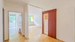 Helle 2- Zimmer Wohnung mit Parkplatz und großem Balkon - Graz Gösting
