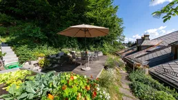 "ROKOKO-GARTEN" -Historische Dachgartenwohnung im ehemaligen Baderhaus