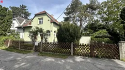 Einfamilienhaus mit großem, wunderschönen Garten in Esslinger Grünlage!