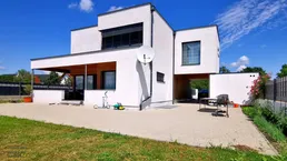 Freiflächen-Hit! Modernes Einfamilienhaus mit großzügiger Fläche