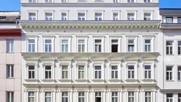 44m² City-Apartment in Altbau, Lift, Luftwärmepumpe &amp; einzigartiger Küche - nur 299.000€