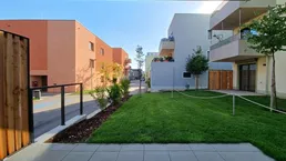 Dein neues Gartenparadies: Moderne 2-Zimmerwohnung mit eigenem Garten