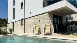 Haus Moderne Villa mit Pool in Medulin, ideal für Familien oder Investitionen!