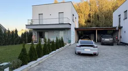 Neuwertiges Einfamilienhaus mit Garten und Carport nähe Haid Center