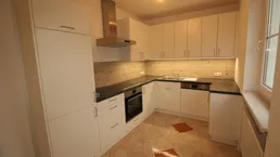 Großzügige 4,5 Zimmer Wohnung mit neuer Küche und Loggia