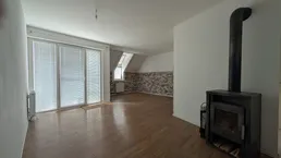 PROVISIONSFREI | 3-Zimmer-Dachgeschosswohnung mit Terrasse, Ofen &amp; Lift in Korneuburg
