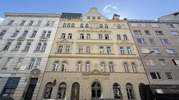 Verwirklichen Sie Ihren Wohntraum – großzügige, sanierungsbedürftige Dachgeschosswohnung in Mariahilf
