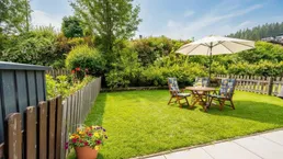 Wohnen, wo andere Urlaub machen – Stilvolle Gartenwohnung in Seefeld
