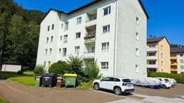 Helle 4 Zimmerwohnung mit Balkon