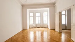 UNBERFISTET: Ruhige Altbauwohnung im prunkvollen Haus