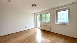 STRASSGANG : Schöne 3-Zimmer-Wohnung mit Balkon, großem Keller und Tiefgarage