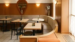 Voll ausgestattetes Café – Pizzeria