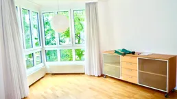 Wunderschöne 2-Zimmer Wohnung mit Balkon, Erker &amp; Garten