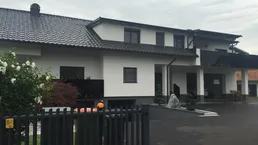 Exklusive Villa mit Pool, PV-Anlage &amp; 4 Garagen in hochwertiger Massivbauweise (Provisionsfrei)