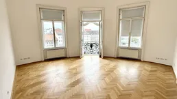 Helles Altbau-Büro direkt am Naschmarkt mit Klopfbalkon