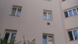 Charmante sanierungsbedürftige Zwei-Zimmer Neubauwohnung