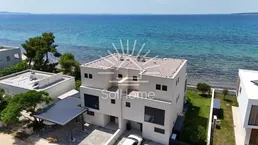 Exklusive Doppelhaushälfte – Erste Reihe zum Meer – zum Verkauf in Privlaka bei Zadar