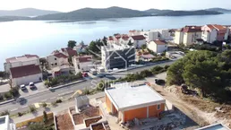 Häuser mit Meerblick zum Verkauf in Šibenik, Kroatien