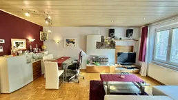 Stilvolle Etagenwohnung mit großzügiger Garage: ca. 78 m2 WFL - ca. 54 m2 Garage mit 3 Stellplätzen (optional)