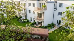 Lichtdurchflutete DG - Wohnung mit exklusivem Schneebergblick.