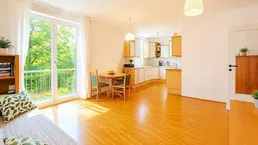 Grünoase &amp; Top-Lage: Lichtdurchflutete Wohnung mit Balkon und Parkplatz 