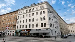 Wohnung mit großen Fensterflächen