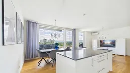 Hochwertige Dachgeschosswohnung mit unverbaubarem Weitblick