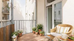 Charmantes 2-Zimmer-Apartment mit Balkon beim Vorgartenmarkt - Innenhoflage