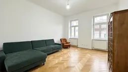 ***Sanierte 2-Zimmer-Altbauwohnung in Ruhelage mit guter Anbindung in die City***