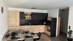 Moderne, neuwertige 2-Zimmer-Wohnung mit großem Balkon &amp; Tiefgarage in Sonnfeld