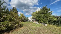 Großzügiger 630-m²-Garten mit Terrasse &amp; Pool am Hackenberg zu verpachten - viel Platz zum Entspannen und Gärtnern