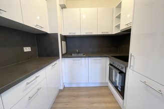 NÄHE SONNWENDVIERTEL: teilsanierte hofseitige 2-Zimmerwohnung mit komplett neuer Küche
