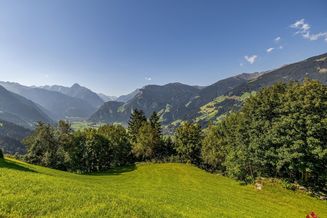 Zillertal: Kapitalanlage! Exklusives Einfamilienhaus mit Wohnrecht in begehrter Lage zu kaufen.