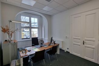 Zentrale Büro-/ Ordinations- Räumlichkeiten - vermieterseits adaptierbar je nach Mieterwunsch - Lift möglich!