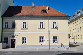 Neu renoviertes Zweifamilienhaus mit Parkplatz-Option im Herzen von Wiener Neustadt (inkl. 2 Einbauküchen)