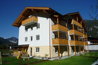 ZU VERGEBEN: Geförderte 4-Zimmer Familienwohnung mit Balkon und Carport