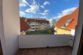 Provisionsfreie renovierte 2-Zimmer Mietwohnung mit Balkon und Tiefgarage