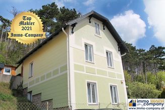 !!! RESERVIERT bis 31.05.2022 !!! Direkt in Berndorf - Landhaus ca. 115 qm , mit zwei getrennten Wohneinheiten , kleiner Garten plus Nebengebäude!