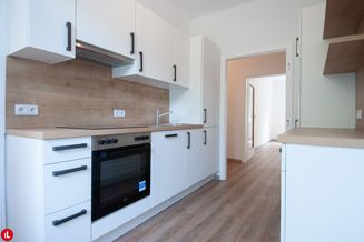 Renovierte 3-Zimmer Wohnung mit Innenhof in bester Schwechater Lage nahe Hauptplatz, Ruhelage, bezugsbereit